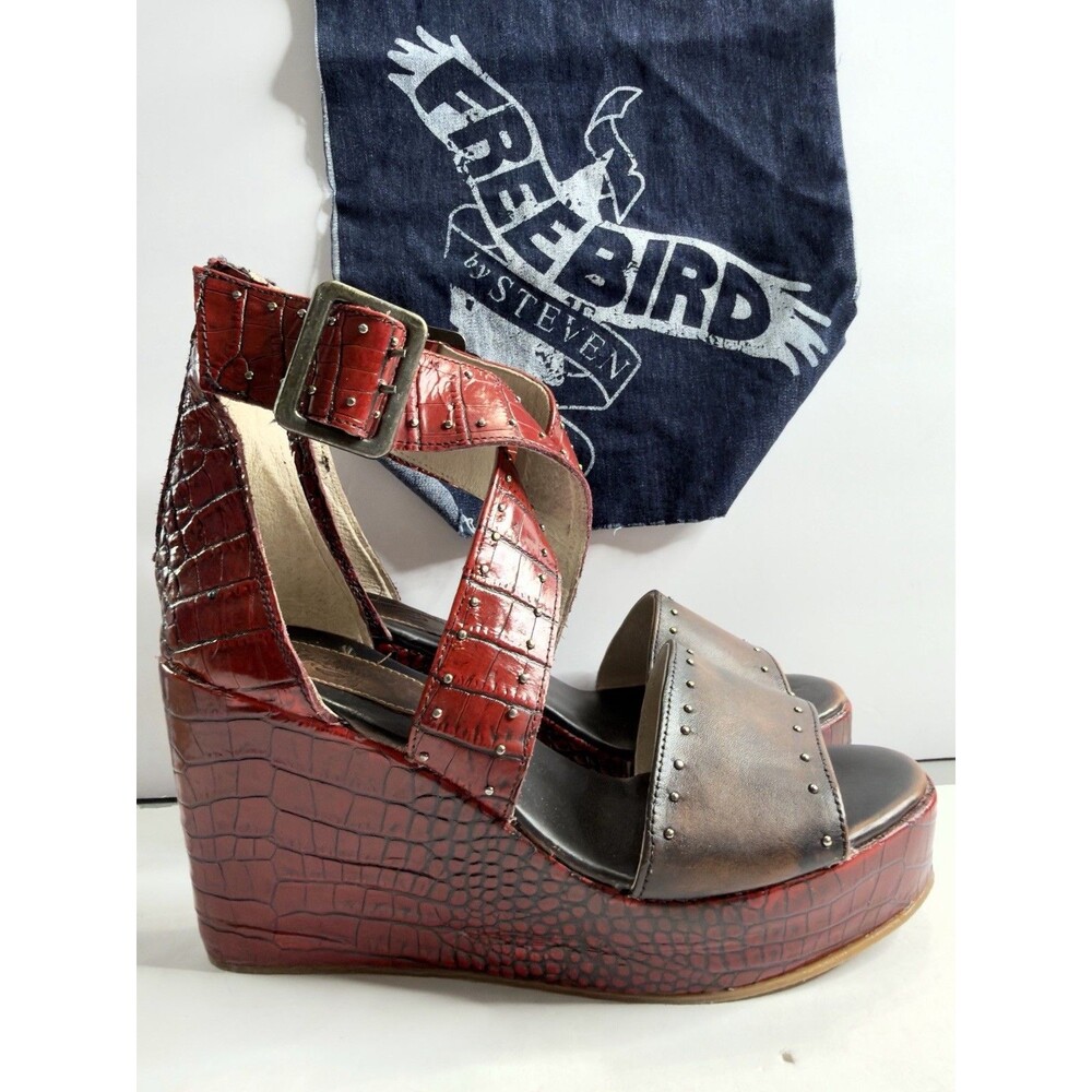 FREEBIRD TERRA WOMEN’S SZ. 11 RED LEATHER CROC PLATFORM WEDGE SANDALS